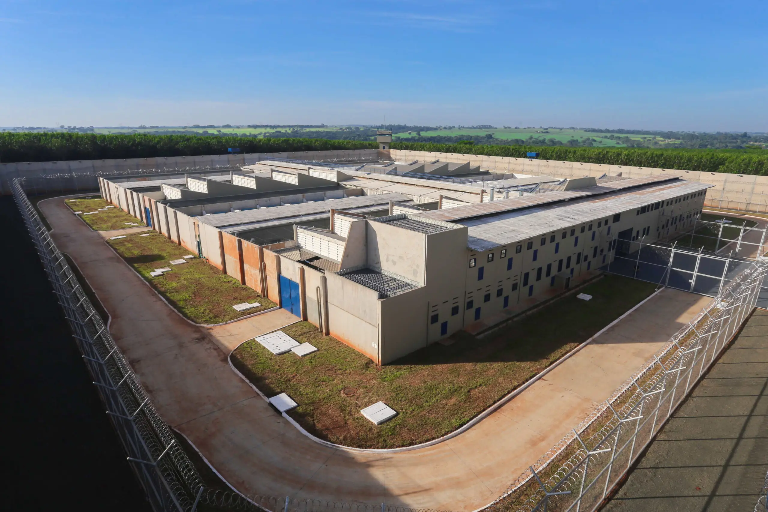 Famílias denunciam racionamento de água em CDP de SP