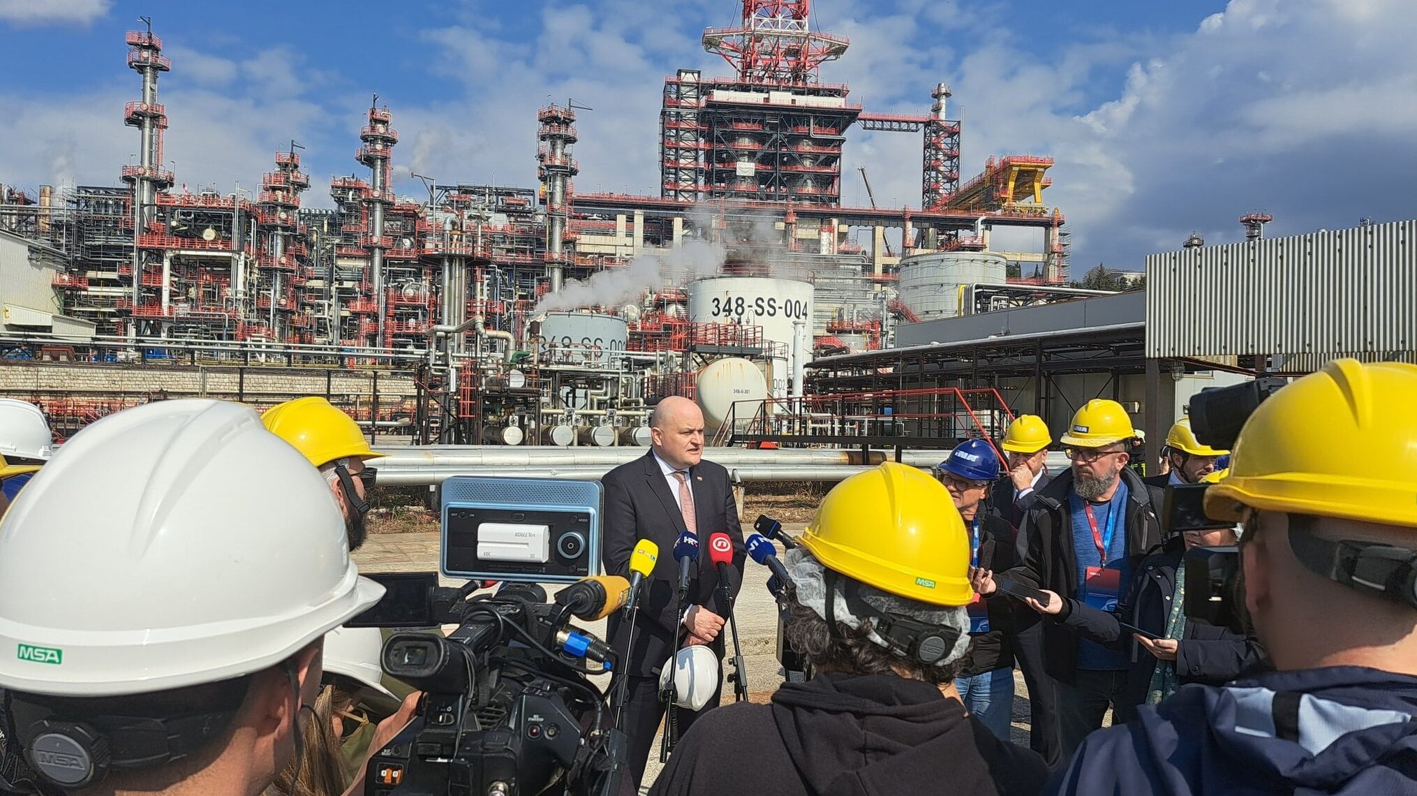 Croácia conclui atualização de refinaria, aumentando a segurança energética