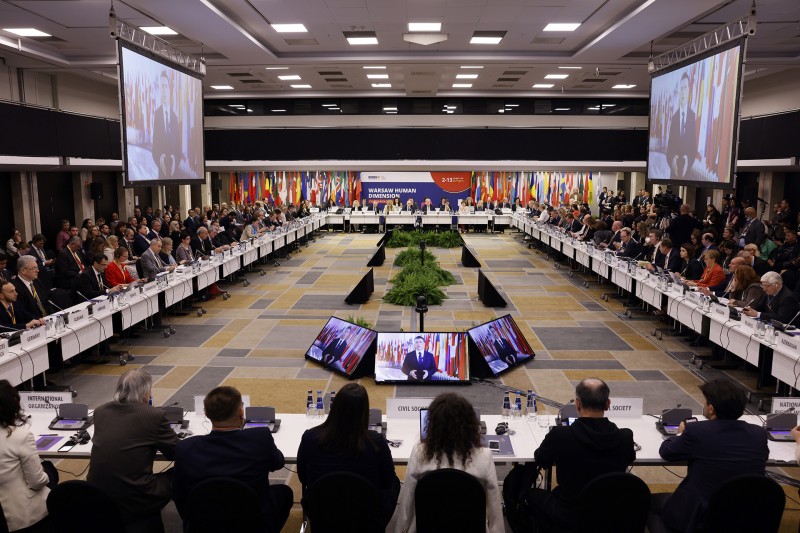 Apresentação de analista baseado na UE financiada por órgão de propaganda russo sancionado na conferência de segurança global