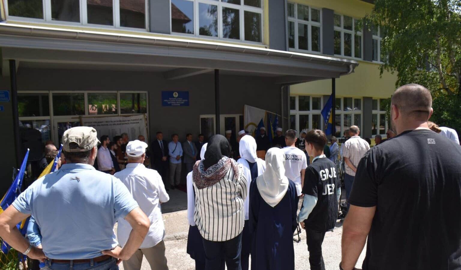 Implicados, mas intocáveis: sérvios escapam da justiça por crime de guerra na Bósnia em 1992