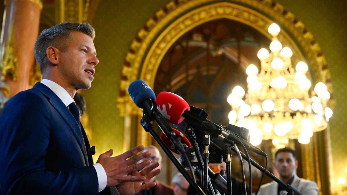 O caminho da Hungria de regresso ao Estado de Direito passa pelo TPI