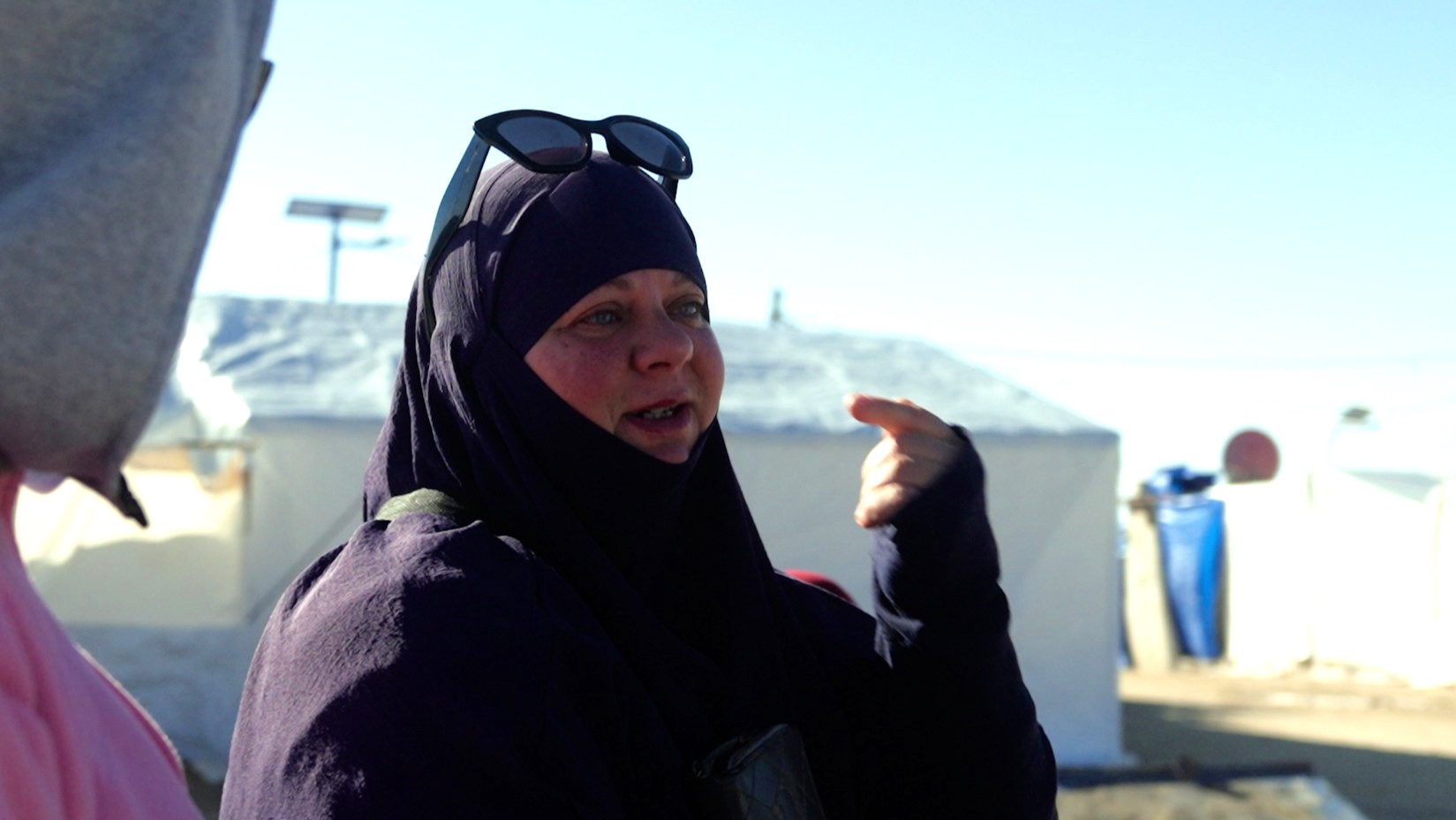 Por dentro de Roj: Tensões na Síria alimentam temores para mulheres e crianças nos Bálcãs em campos de detenção