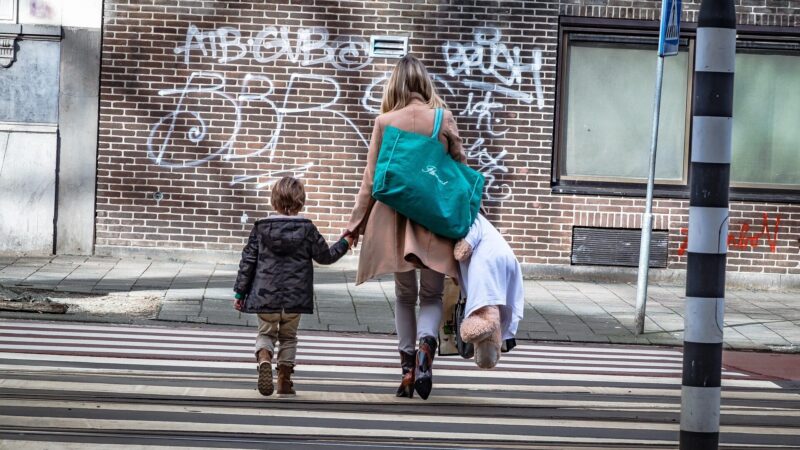 Compartilhe sua experiência: Pagamentos de pensão alimentícia após o divórcio nos Bálcãs, França