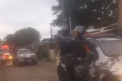 Dez dias ap&oacute;s morte de adolescente, a&ccedil;&atilde;o da PM deixa um morto na favela do Siri