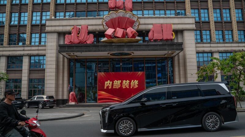 A Grã-Bretanha coloca na lista negra os mentores e a máquina criptográfica por trás de um império multibilionário de golpes