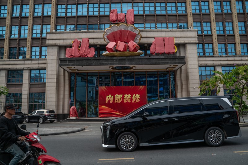 A Grã-Bretanha coloca na lista negra os mentores e a máquina criptográfica por trás de um império multibilionário de golpes