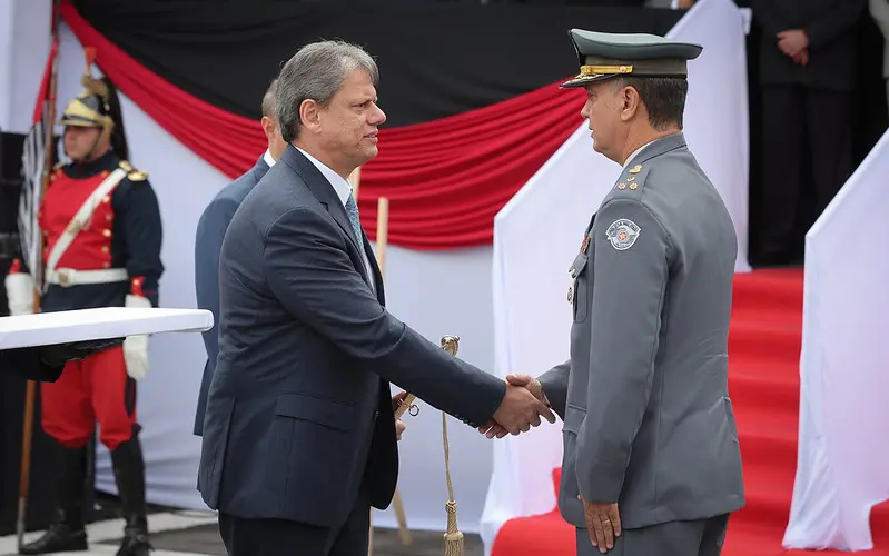 Tarc&iacute;sio j&aacute; paga b&ocirc;nus a PMs em ano eleitoral maior do que a todos os outros servidores juntos