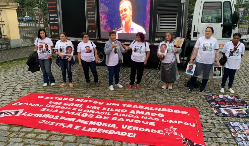 &lsquo;Massacre continuado&rsquo;: familiares cobram repara&ccedil;&atilde;o 20 anos ap&oacute;s Crimes de Maio